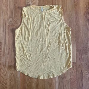 Lululemon muscle active top